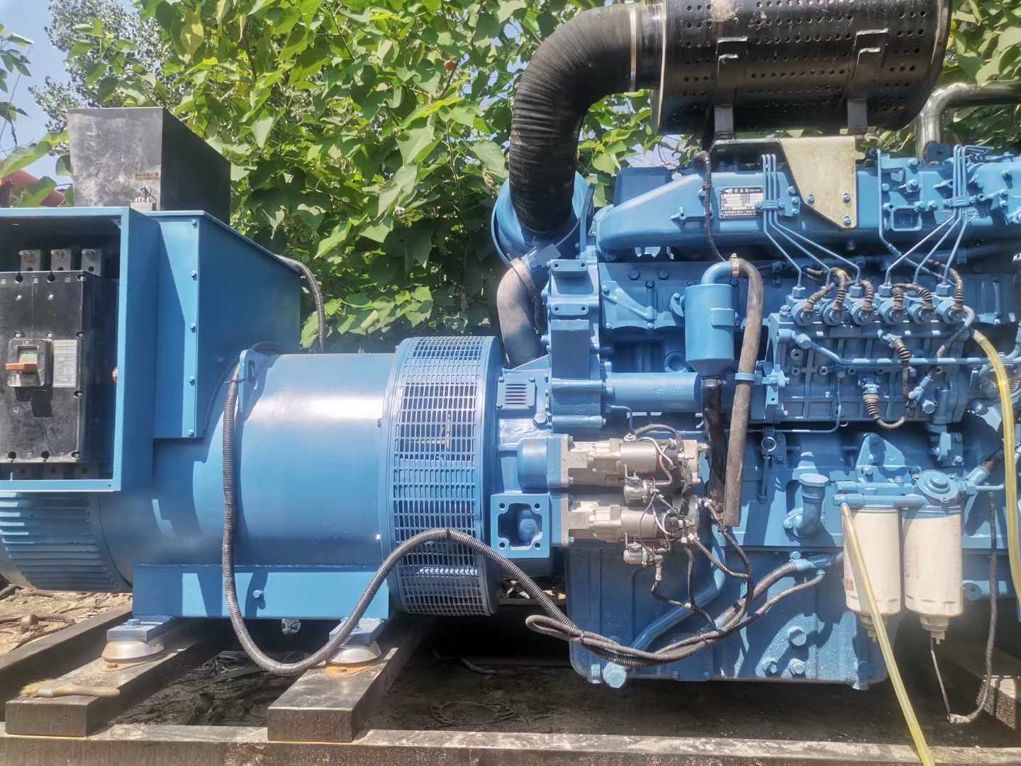 雅安详细说明降低 800kW 柴油发电机输出电流波动的方法