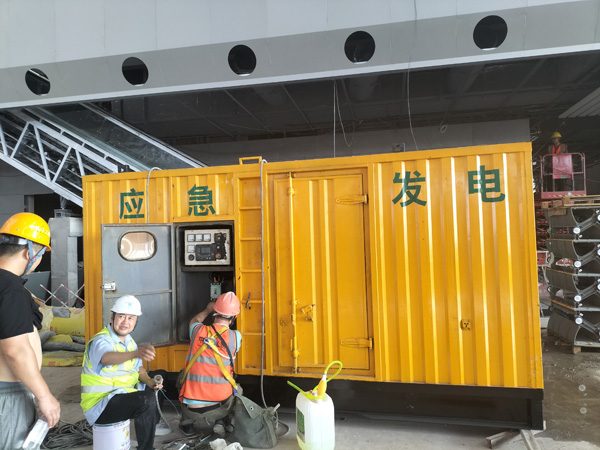 雅安怎样判断空气滤清器是否需要更换？